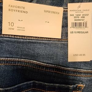 AE Favorite Boyfriend Jeans Sz 10